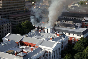 AFRIQUE DU SUD : un incendie détruit entièrement l'Assemblée nationale