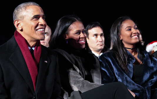 Barack et Michelle Obama, heureux à la remise de diplôme de leur fille