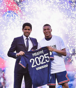 KYLIAN MBAPPE REMAINS AT PSG 