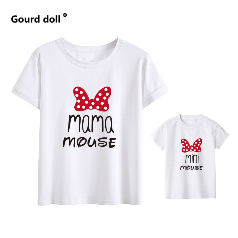 VÊTEMENTS ASSORTIS MAMAN ET MINI FAMILLE